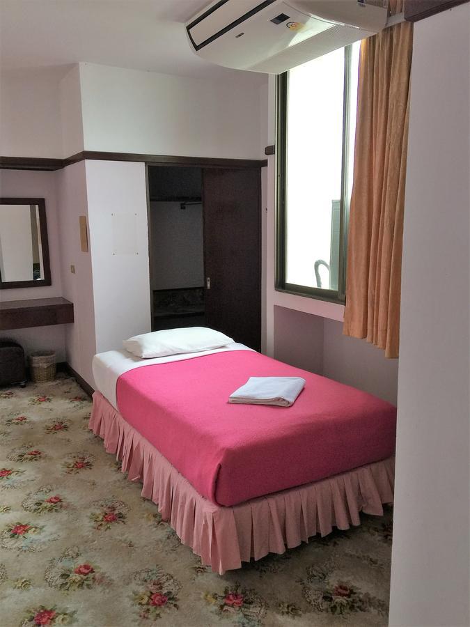 Daeng Plaza Hotel Phuket Exterior foto