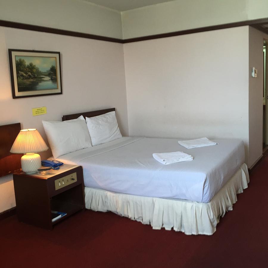 Daeng Plaza Hotel Phuket Exterior foto
